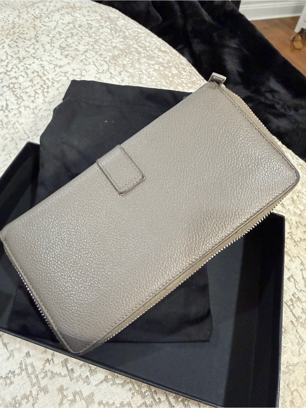 Saint Laurent Grey Pebbled Leather Continental Wallet with Silver YSL - Picture 7 of 7